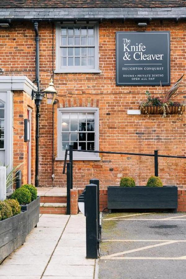 The Knife & Cleaver Houghton Conquest ภายนอก รูปภาพ